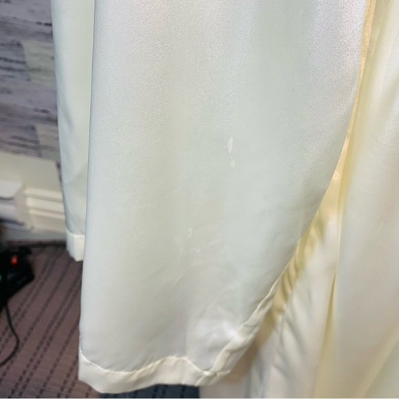 VERSAILLES Satiny Lace Off White Flowy Luxurious Long Dressing Gown Kimono Sz L - Picture 15 of 17